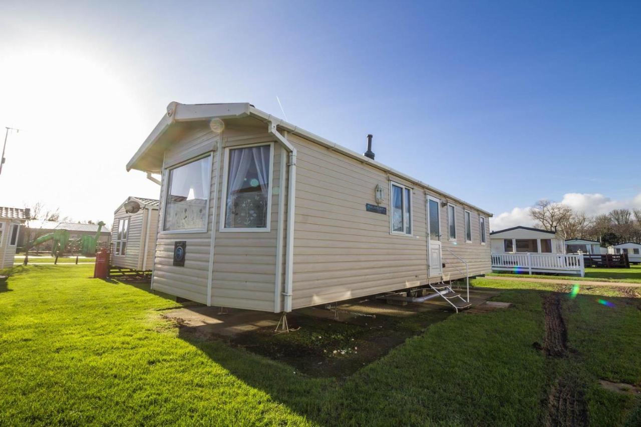 Hotel Lovely Caravan With Wifi At Broadland Sands In Suffolk Ref 20035Bs Hopton on Sea Exterior foto