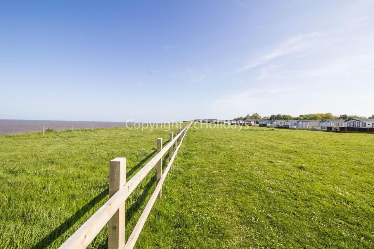 Hotel Lovely Caravan With Wifi At Broadland Sands In Suffolk Ref 20035Bs Hopton on Sea Exterior foto