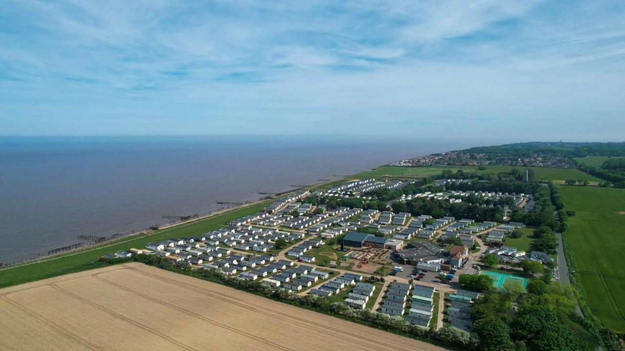 Hotel Lovely Caravan With Wifi At Broadland Sands In Suffolk Ref 20035Bs Hopton on Sea Exterior foto