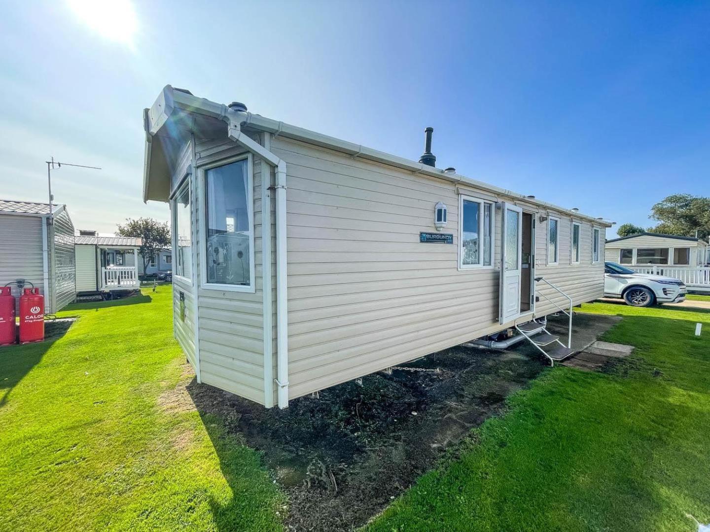 Hotel Lovely Caravan With Wifi At Broadland Sands In Suffolk Ref 20035Bs Hopton on Sea Exterior foto